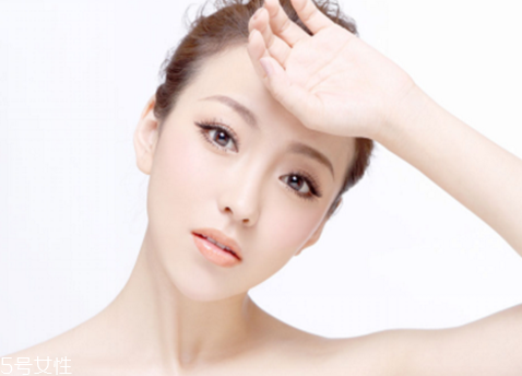 夏天護膚品要放冰箱嗎 看是什么護膚品 夏天護膚品要放冰箱嗎 看是什么護膚品