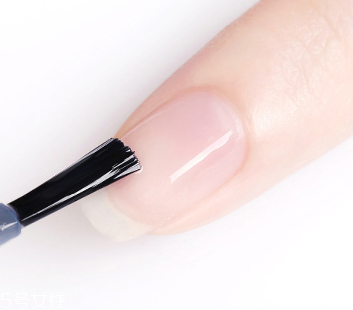 美甲怎么防止掉漆 美甲無(wú)瑕疵才是小仙女