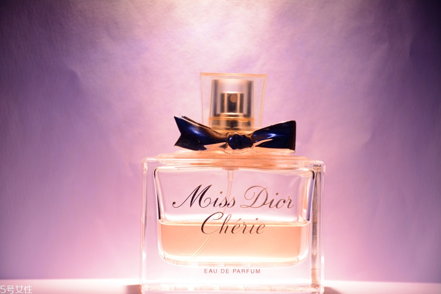 適合夏季用的香水 香噴噴更惹人愛(ài) 適合夏季用的香水 香噴噴更惹人愛(ài)