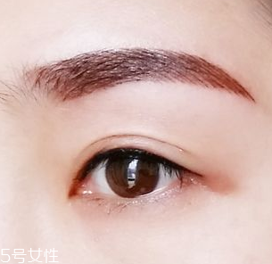 半永久美瞳線發(fā)炎怎么辦 眼膏和眼藥水備在身邊 半永久美瞳線發(fā)炎怎么辦 眼膏和眼藥水備在身邊