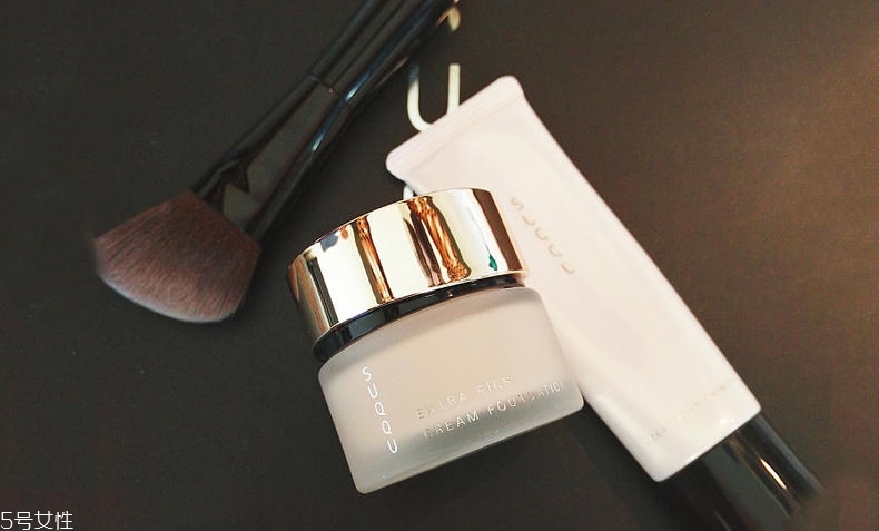 養(yǎng)膚粉底液哪個(gè)牌子好 這些粉底液能養(yǎng)出好氣色 養(yǎng)膚粉底液哪個(gè)牌子好 這些粉底液能養(yǎng)出好氣色