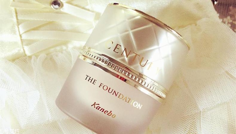 養(yǎng)膚粉底液哪個(gè)牌子好 這些粉底液能養(yǎng)出好氣色 養(yǎng)膚粉底液哪個(gè)牌子好 這些粉底液能養(yǎng)出好氣色