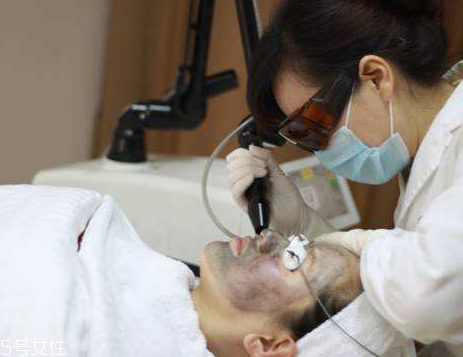 黑臉娃娃碳粉的作用 改善毛孔粗大 黑臉娃娃碳粉的作用 改善毛孔粗大