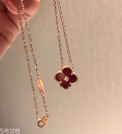 梵克雅寶四葉草項(xiàng)鏈寓意 給你帶來(lái)好運(yùn)