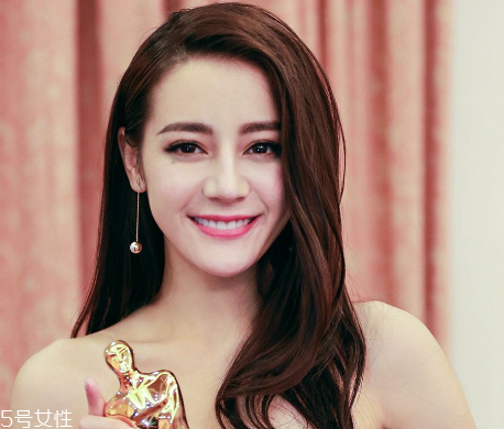 點(diǎn)痣能吃巧克力嗎 少吃比較好 點(diǎn)痣能吃巧克力嗎 少吃比較好