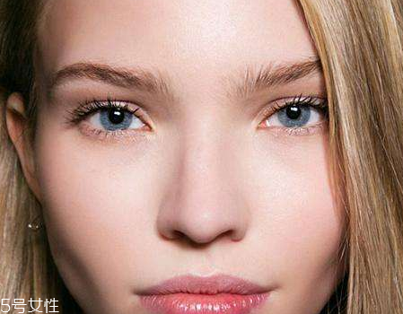 藍(lán)色美瞳適合什么人 適合肌膚白皙者 藍(lán)色美瞳適合什么人 適合肌膚白皙者