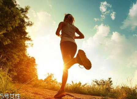 減肥跑步好還是快走好 跑步減脂肪要注意 減肥跑步好還是快走好 跑步減脂肪要注意