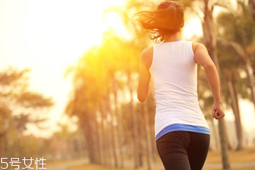 跑步跑多久可以減肥 一定運(yùn)動(dòng)量有同等效果 跑步跑多久可以減肥 一定運(yùn)動(dòng)量有同等效果