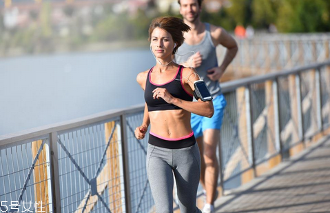 跑步跑多久可以減肥 一定運(yùn)動(dòng)量有同等效果 跑步跑多久可以減肥 一定運(yùn)動(dòng)量有同等效果