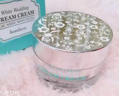 素顏霜什么成分能補(bǔ)水保濕 甘油和透明質(zhì)酸不可少 素顏霜什么成分能補(bǔ)水保濕 甘油和透明質(zhì)酸不可少