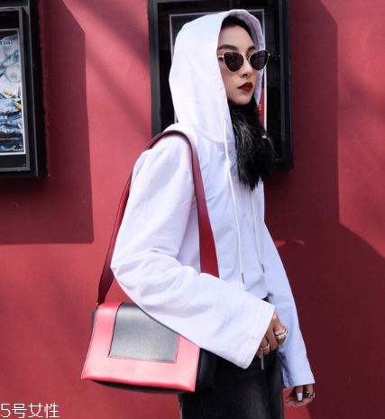 夏天戴什么眼鏡好 玩轉(zhuǎn)時(shí)尚風(fēng)格 夏天戴什么眼鏡好 玩轉(zhuǎn)時(shí)尚風(fēng)格