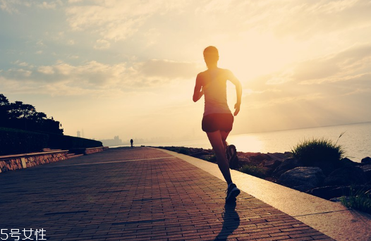 慢跑多長時(shí)間開始消耗脂肪 要超過30分鐘才會(huì)有效