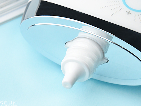 香蒲麗防曬霜怎么打開 旋轉扭開即可