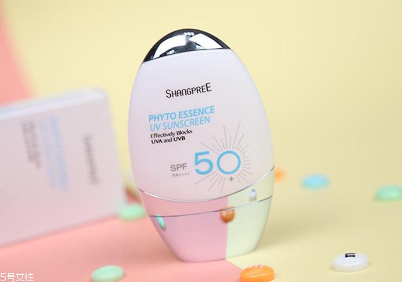 香蒲麗防曬霜怎么打開 旋轉扭開即可