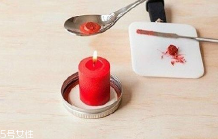 夏天怎么預(yù)防口紅斷掉 原來放口袋里會(huì)融化