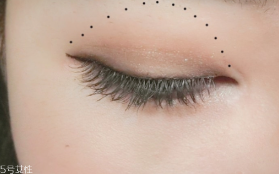 啞光眼影適合什么人 單眼皮和內(nèi)雙首選 啞光眼影適合什么人 單眼皮和內(nèi)雙首選