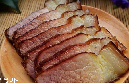 熏肉有營(yíng)養(yǎng)嗎 有這三個(gè)功效 熏肉有營(yíng)養(yǎng)嗎 有這三個(gè)功效