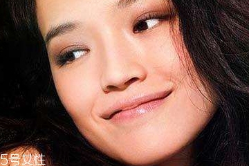 唇部開(kāi)裂用什么潤(rùn)唇膏好 極度缺水有妙招 唇部開(kāi)裂用什么潤(rùn)唇膏好 極度缺水有妙招