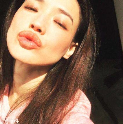 唇部開(kāi)裂用什么潤(rùn)唇膏好 極度缺水有妙招 唇部開(kāi)裂用什么潤(rùn)唇膏好 極度缺水有妙招