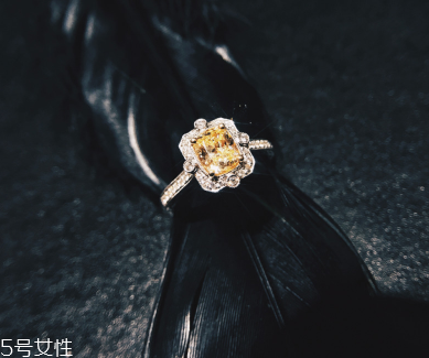 彩鉆和白鉆哪個貴 價值大不同