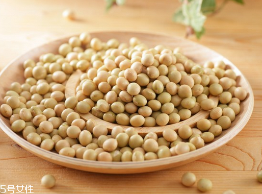 大豆油是一級(jí)好還是三級(jí)好 各有好處 大豆油是一級(jí)好還是三級(jí)好 各有好處