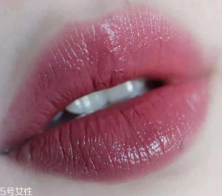 緞光口紅是什么意思 緞光口紅適合什么妝容 緞光口紅是什么意思 緞光口紅適合什么妝容