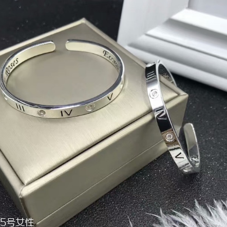 銀手鐲可以戴著睡覺嗎 會加速氧化 銀手鐲可以戴著睡覺嗎 會加速氧化