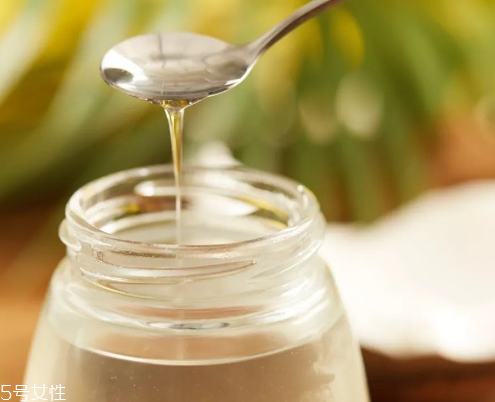 椰子油熱量高嗎 899大卡