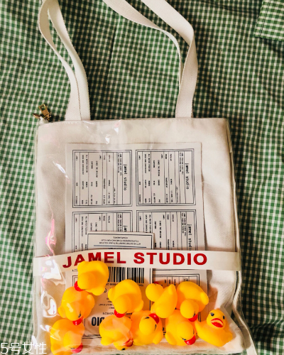 單肩包什么顏色百搭 教你選擇正確顏色 單肩包什么顏色百搭 教你選擇正確顏色