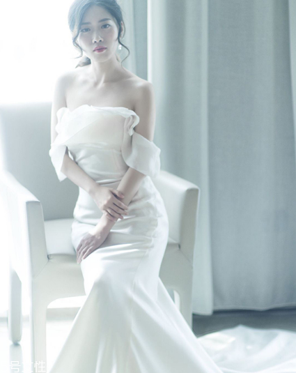 敬酒服可以穿白色嗎 看婚禮風(fēng)格 敬酒服可以穿白色嗎 看婚禮風(fēng)格