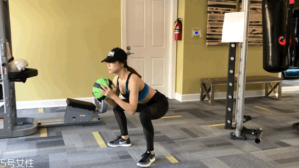 蜜桃臀什么樣 9個動作拯救辦公臀 蜜桃臀什么樣 9個動作拯救辦公臀