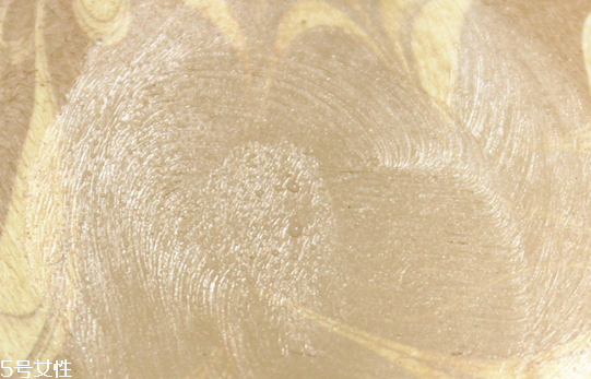 愛(ài)敬氣墊和圣羅蘭氣墊哪個(gè)好 兩款熱門(mén)彩妝區(qū)別