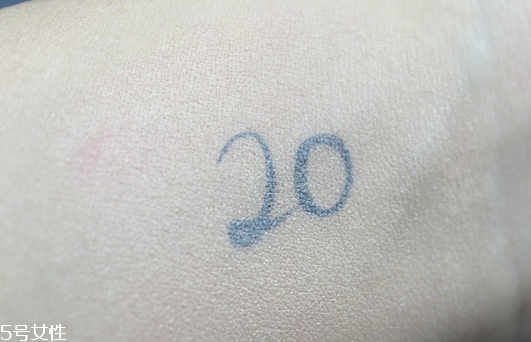 愛(ài)敬氣墊和圣羅蘭氣墊哪個(gè)好 兩款熱門(mén)彩妝區(qū)別