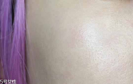 愛(ài)敬氣墊和圣羅蘭氣墊哪個(gè)好 兩款熱門(mén)彩妝區(qū)別