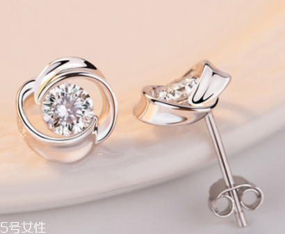 純銀耳釘變黑了怎么辦 用這幾招恢復光澤