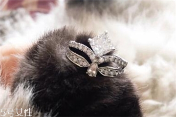 求婚戒指買一個還是一對 原來這么多講究 求婚戒指買一個還是一對 原來這么多講究