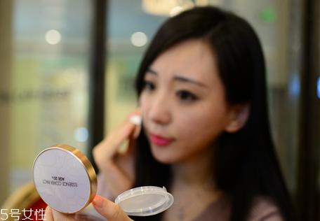 愛敬和luna哪個好 愛敬和露娜氣墊對比 愛敬和luna哪個好 愛敬和露娜氣墊對比