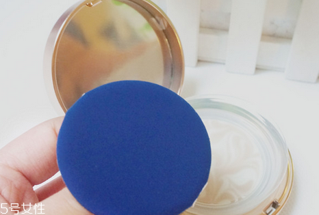 愛敬和luna哪個好 愛敬和露娜氣墊對比 愛敬和luna哪個好 愛敬和露娜氣墊對比