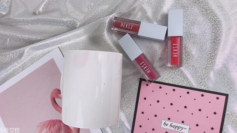 韓熙貞唇釉怎么樣 簡(jiǎn)單打造光感玻璃唇 韓熙貞唇釉怎么樣 簡(jiǎn)單打造光感玻璃唇