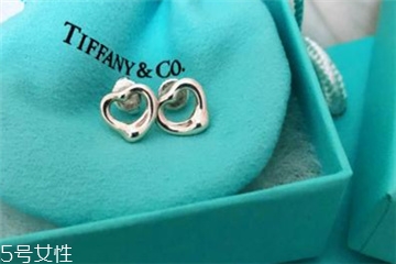 鉑金耳釘后面的塞子是鉑金的嗎 認準鉑金標志