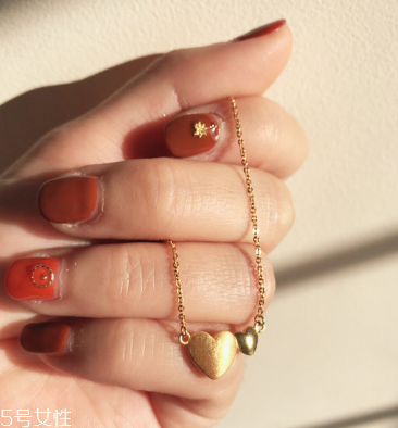 黃金項(xiàng)鏈會越戴越長嗎 不會很明顯