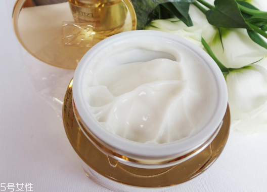 雅詩蘭黛萬能面霜適合年齡 雅詩蘭黛萬能面霜價(jià)格 雅詩蘭黛萬能面霜適合年齡 雅詩蘭黛萬能面霜價(jià)格