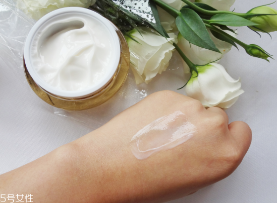 雅詩蘭黛萬能面霜適合年齡 雅詩蘭黛萬能面霜價(jià)格 雅詩蘭黛萬能面霜適合年齡 雅詩蘭黛萬能面霜價(jià)格