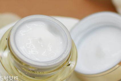 雅詩蘭黛萬能面霜適合年齡 雅詩蘭黛萬能面霜價(jià)格 雅詩蘭黛萬能面霜適合年齡 雅詩蘭黛萬能面霜價(jià)格