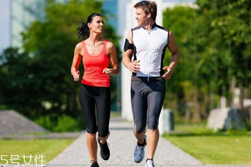 男性秋季怎么養(yǎng)生 男性秋季養(yǎng)生技巧 男性秋季怎么養(yǎng)生 男性秋季養(yǎng)生技巧