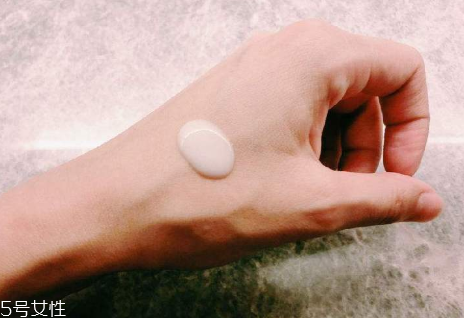 面霜為什么是乳白色 面霜的身世之謎 面霜為什么是乳白色 面霜的身世之謎