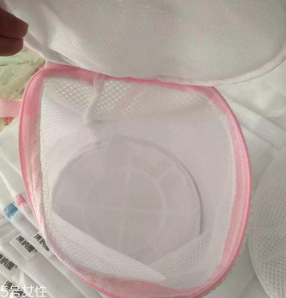 洗衣袋是粗網(wǎng)好還是細(xì)網(wǎng)好 根據(jù)衣物來(lái)定 洗衣袋是粗網(wǎng)好還是細(xì)網(wǎng)好 根據(jù)衣物來(lái)定