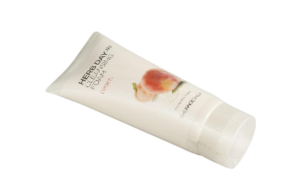 t區(qū)出油用什么洗面奶 面部清潔很關(guān)鍵 t區(qū)出油用什么洗面奶 面部清潔很關(guān)鍵