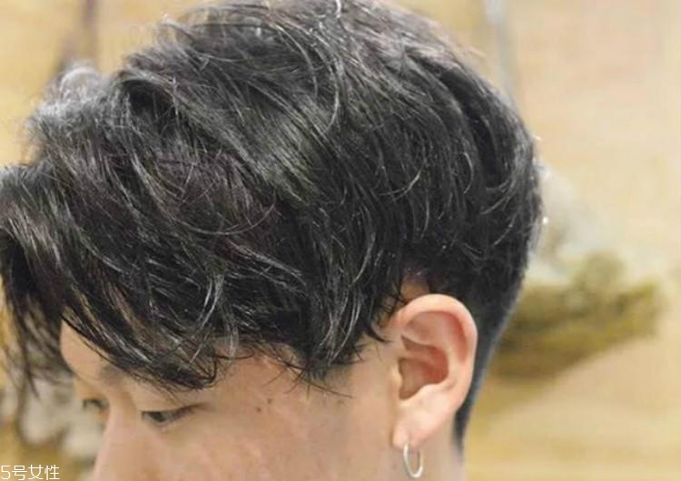 男生燙發(fā)有幾種燙法 3種基礎燙發(fā)要了解