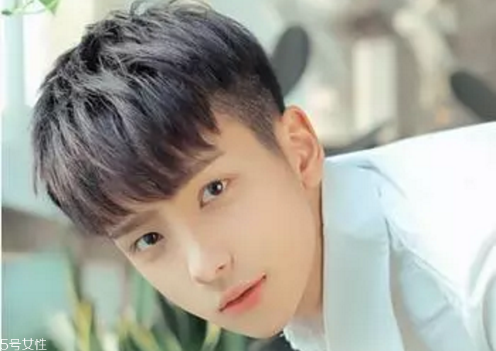 男生燙發(fā)有幾種燙法 3種基礎燙發(fā)要了解